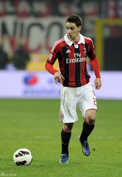 小组赛3胜1负！广东男篮锁定CBA杯赛八强名额（广东男篮小组赛三胜一负，锁定CBA杯八强席位）