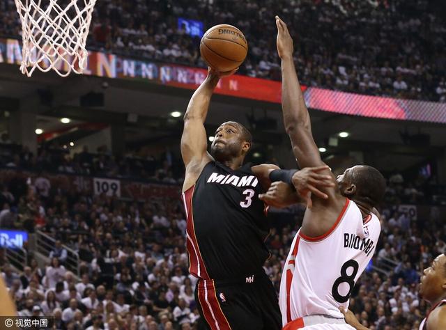 意甲最新积分战报 那不勒绝杀尤文 超国米1分登顶 罗马连败仍第4（意甲积分榜最新局势：那不勒斯绝杀尤文，反超国米1分登顶，罗马连败仍守第4）