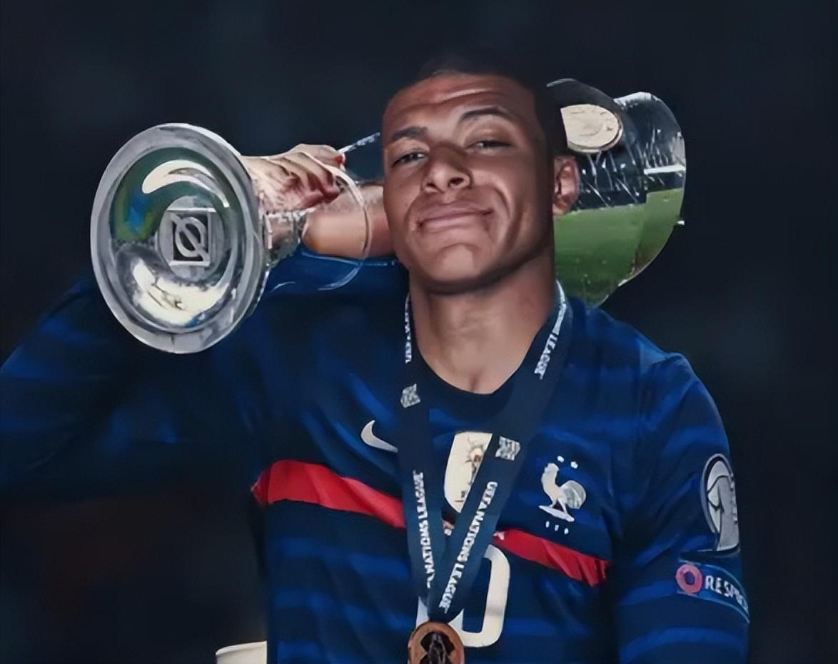 世体：恩德里克的租约有保证上场条款，若未达成里昂需要赔钱（世体：恩德里克租借含出场保证，未达标里昂需赔偿）