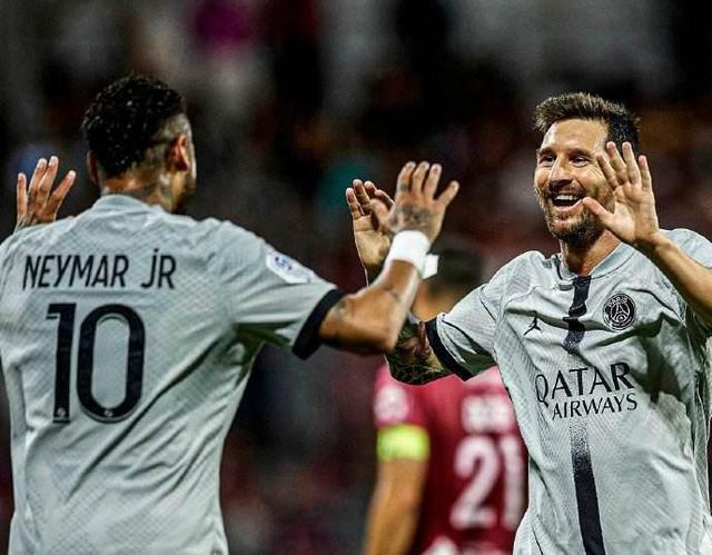 弗罗因德：对诺伊尔的未来我们并不着急；拜仁确实联系过安东尼（弗罗因德：不急于敲定诺伊尔未来；拜仁确与安东尼有过接触）