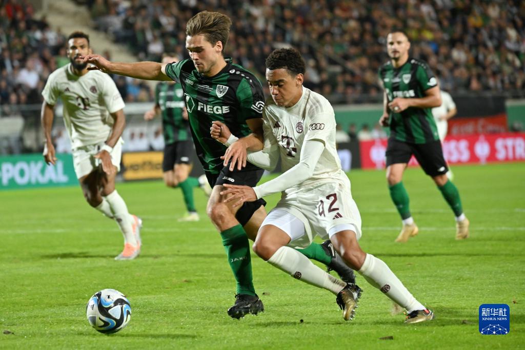 凯恩远射进球飞行速度达到128km／h，为本赛季德甲最快进球（凯恩远射时速128公里，创本赛季德甲最高进球时速）