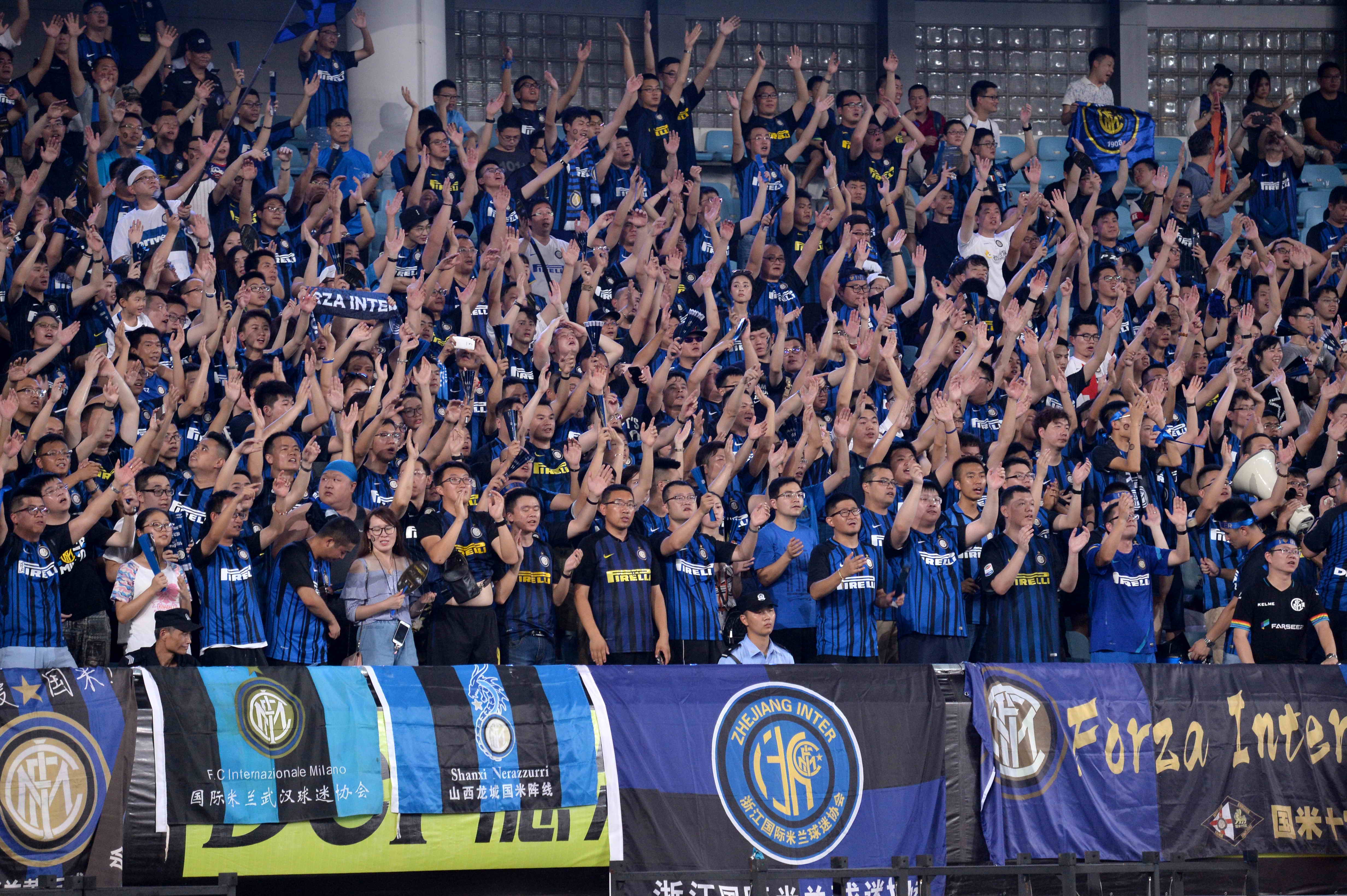 队报：国米与恩昆库经纪人接触，探讨潜在转会的条件（队报：国米已与恩昆库经纪人接洽，商谈可能的转会条款）