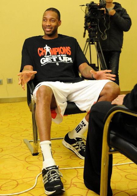 强势爆发！戈贝尔13中11轰24分14板（统治内线！戈贝尔13投11中砍下24分14篮板）