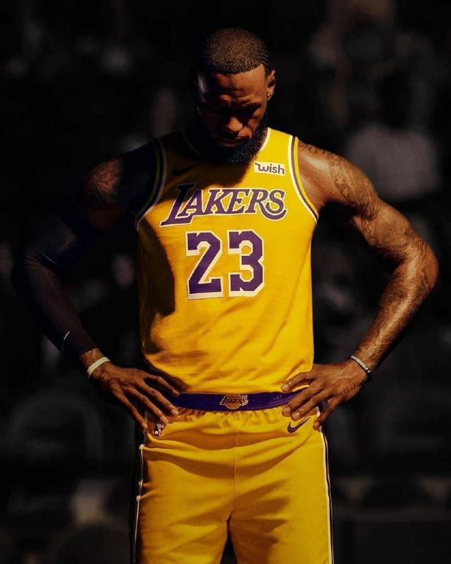 斯内德：姆巴佩会赢得2026年金球奖；没有人效力皇马时想离开（斯内德：看好姆巴佩夺2026金球；在皇马时没人想离队）