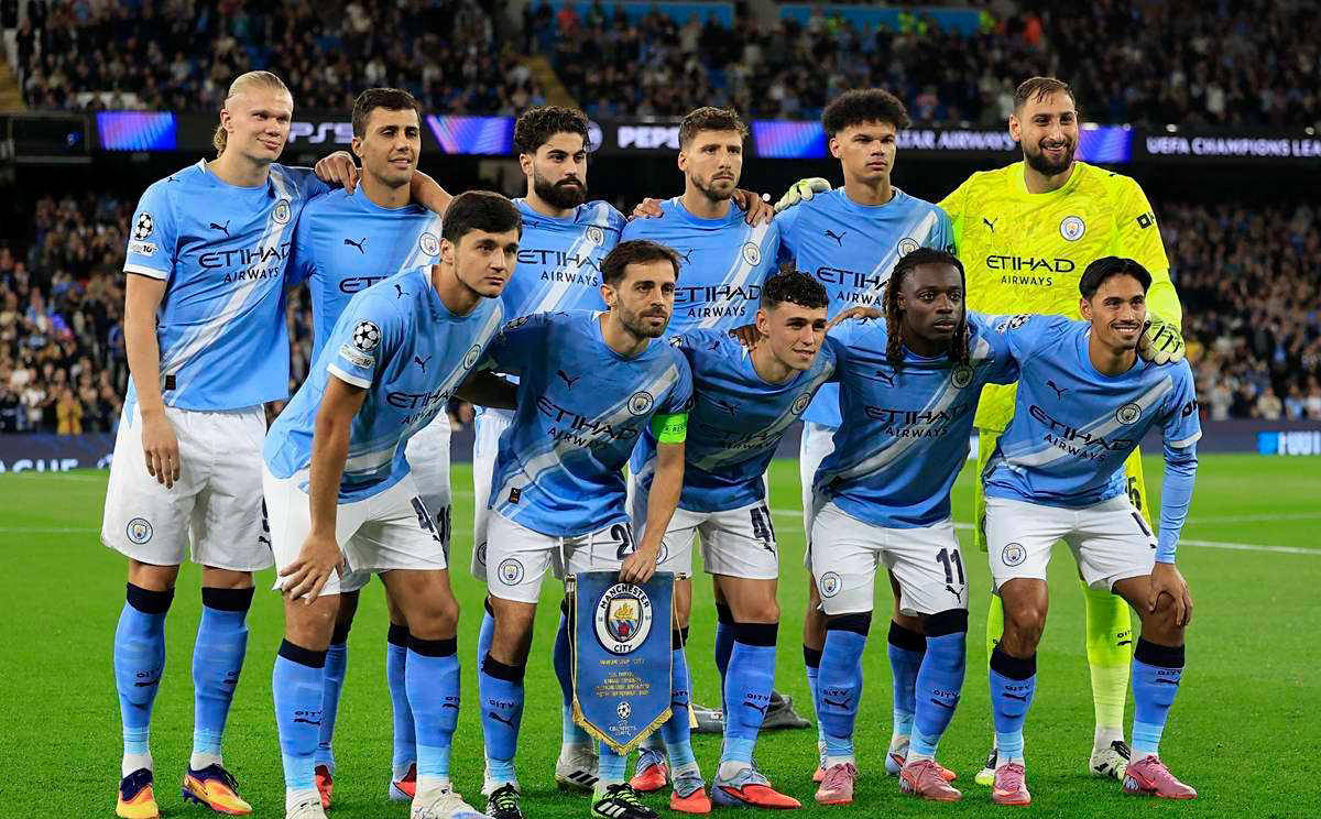 罗马主帅临场指挥获赞（罗马主帅场边调度获好评）